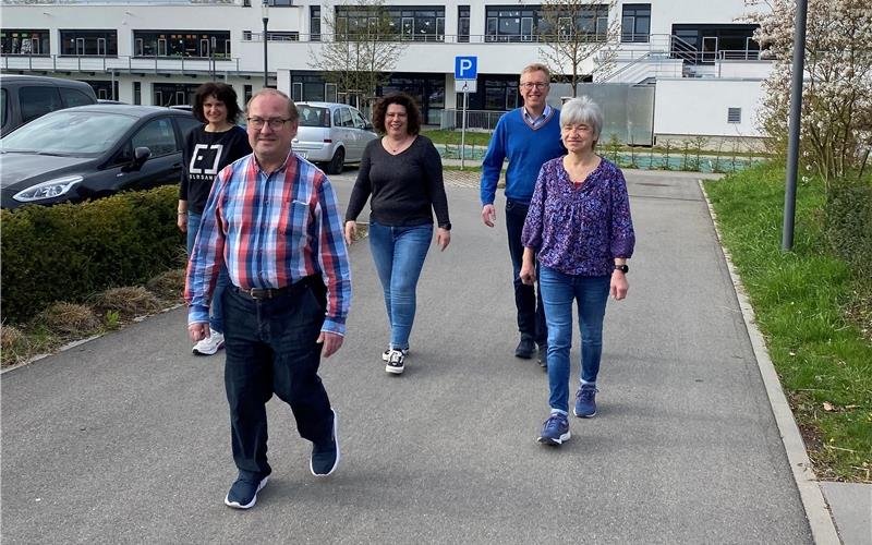 Aufs Podium im ersten Anlauf Keine Laufkundschaft: Das Team des Ordnungsamts legte in Jettingen die meisten Meter zurück (von links): Monika Notter, Stefan Häring, Simone Wagner, Hans Michael Burkhardt und Martina Brösamle. GB-Foto: gb