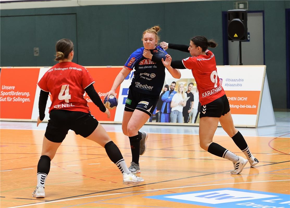 Kerstin Foth (SG H2Ku Herrenberg #11), Carina Senel (#4) und Lara Karathanassis ...