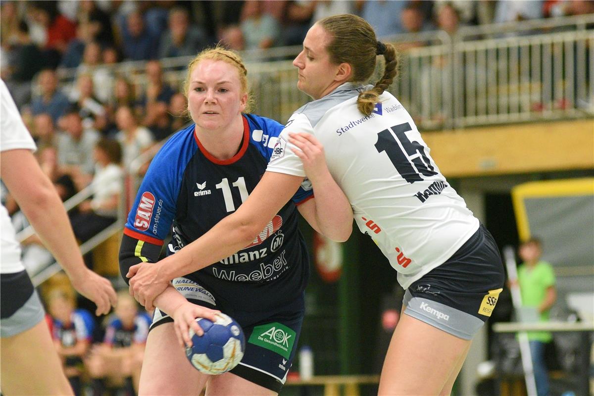 Kerstin Foth (SG H2Ku Herrenberg Kuties #11) gegen Carmen Hammer (Waiblingen Tig...