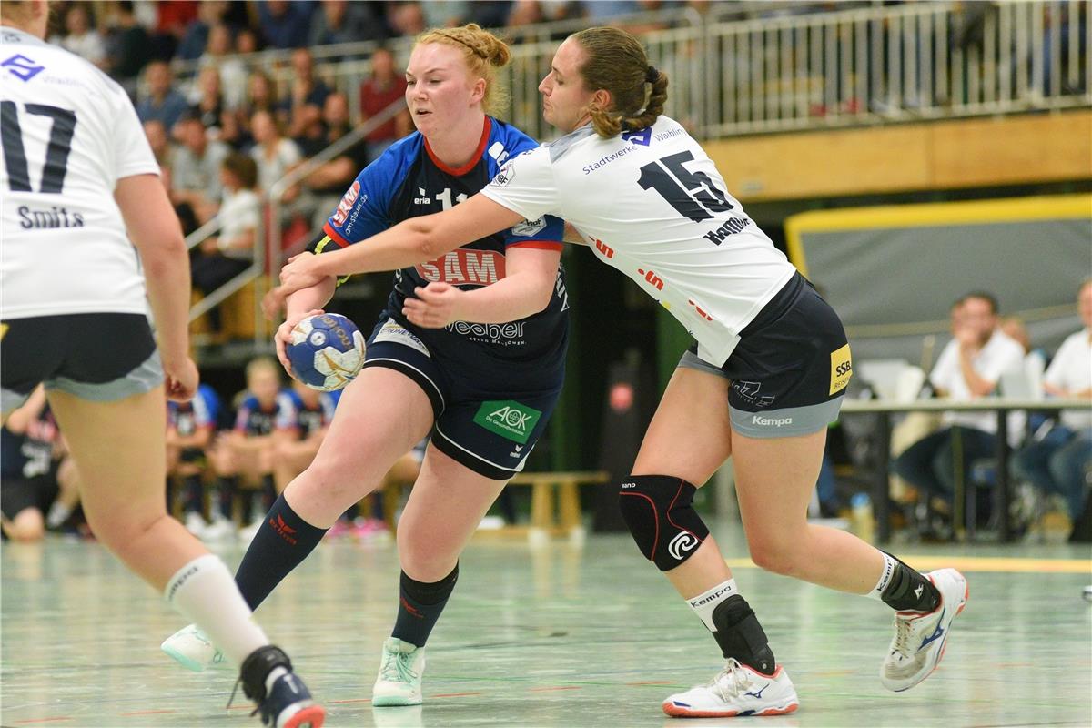 Kerstin Foth (SG H2Ku Herrenberg Kuties #11) gegen Carmen Hammer (Waiblingen Tig...