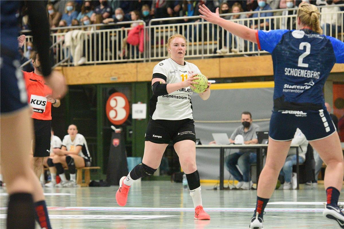 Kerstin Foth (TG Nuertingen #11)   Kuties Herrenberg vs. TG Nuertingen  Handball...