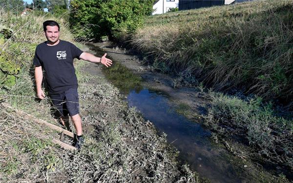 Kevin Marquardt und seine Kameraden vom Angelsportverein schauen nach Herrenbergs Gewässern. GB-Foto: Holom