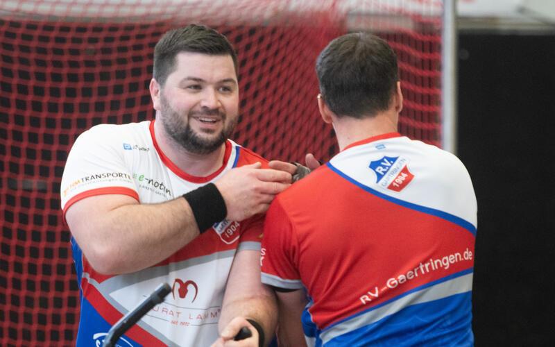 Kevin Seeber (links) ist inzwischen ein relativ gelassener Radballer. GB-Foto: Schmidt