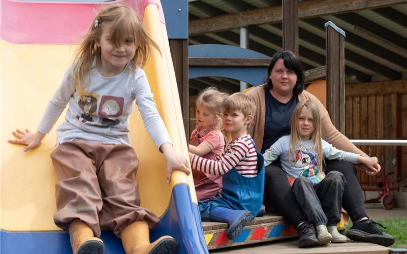 Kinderpflegerin Jenny Nolting in der Kita Schickhardtstraße: Die Rahmenbedingungen fürs Personal sollen weiter verbessert werden. GB-Foto: Vecsey