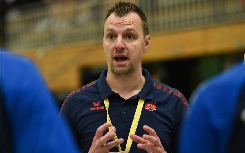 Florian Falk geht in sein drittes Trainerjahr Klare Ansage: Florian Falk will mit der SG-Zweiten den Landesliga-Aufstieg klarmachen GB-Foto (Archiv): Vecsey
