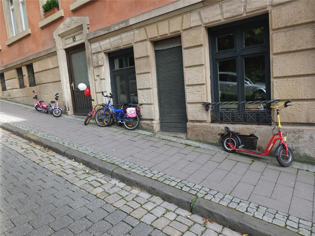 Klaus  Pfisterer , Herrenberg.  Aufnahmeort: Tübingen . "Kindergeburtstag" .