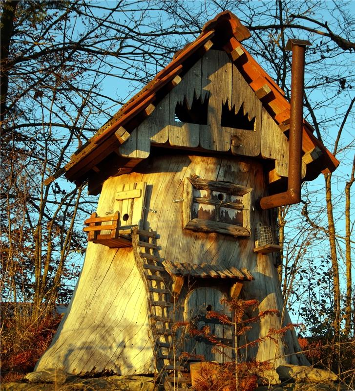 Klaus Pfisterer aus Herrenberg hat in Kuppingen beim Pferdehof Kohler dieses Häu...