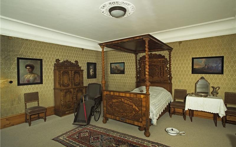 Königlich eingerichtet: Das Schlafzimmer von Königin Charlotte von Württemberg, die bis zu ihrem Tod im Jahr 1946 im Schloss Bebenhausen lebte GB-Foto: Staatliche Schlösser und Gärten Baden-Württemberg/Armin Weischer