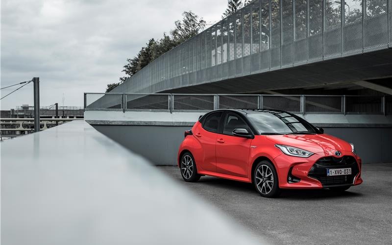 Agiles Kompaktmodell für urbanen Fahrspaß Kraftvoller Auftritt mit starken Charakterlinien: Der neue Toyota YarisGB-Fotos: gb