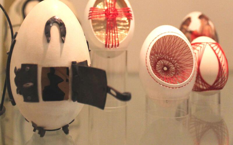 Kunst am Ei im Ostereiermuseum auf dem Sonnenbühl.GB-Foto