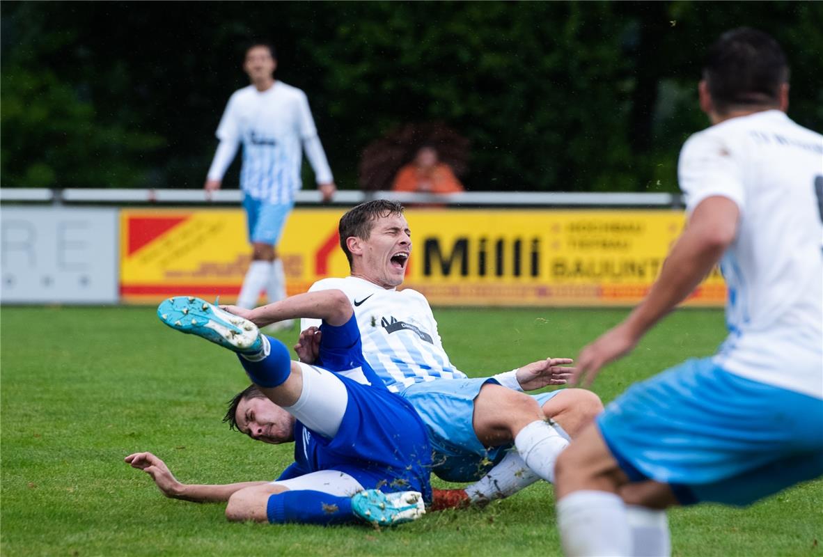 Kuppingen - Nebringen Fußball  9 / 2019 Foto: Schmidt  Spielertrainer Werner