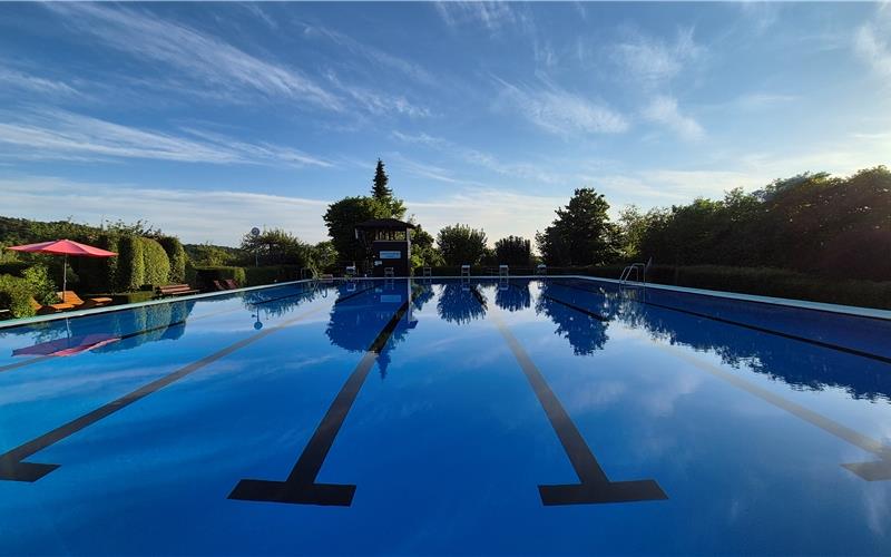 Langsam neigt sich die Schwimmsaison auch im Entringer Freibad dem Ende zu. GB-Foto: Freibad-Förderverein Ammerbuch