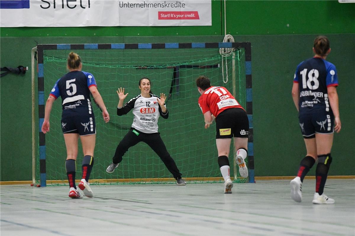 Laura Waldmaier (SG H2KU Herrenberg) im Tor, HSG Freiburg Red Sparrows vs. SG H2...