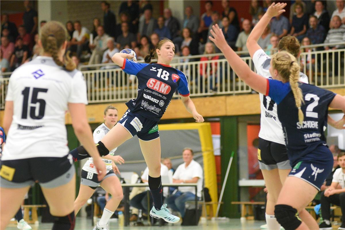 Lea Neubrander (SG H2Ku Herrenberg Kuties #18)   SG H2Ku Herrenberg, Handball, L...