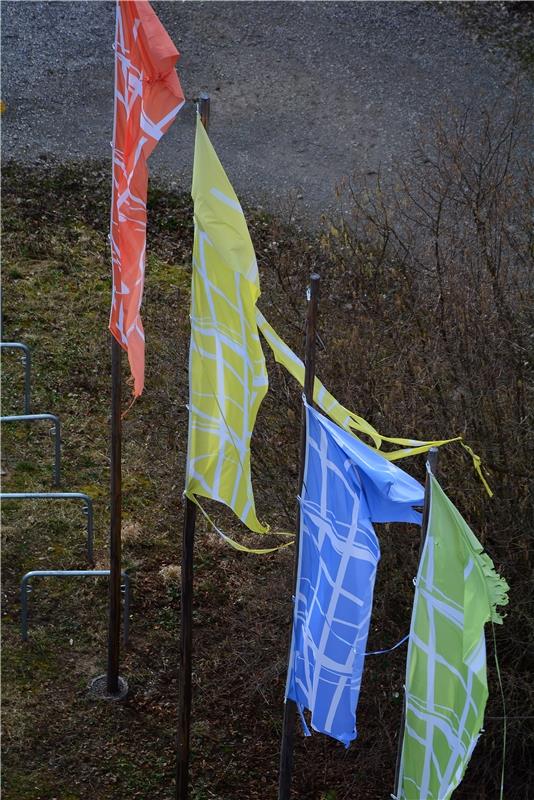 Leicht verweht vom Winde... die Fahnen am Schönbuchturm.  Von Eckbert Kaiser aus...