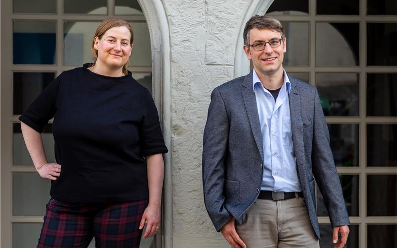 Doppelspitze für Stadtentwicklung Leiten ab Oktober gemeinsam das Amt für Stadtentwicklung in Herrenberg: Stephanie Penka-Sterzik und Bastian Maier GB-Foto: gb