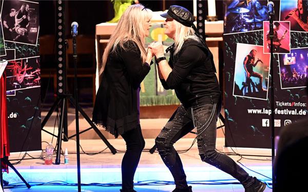 Les und Joyce Carlsen rocken die evangelische Michaelskirche in Sulz am EckGB-Foto: Holom