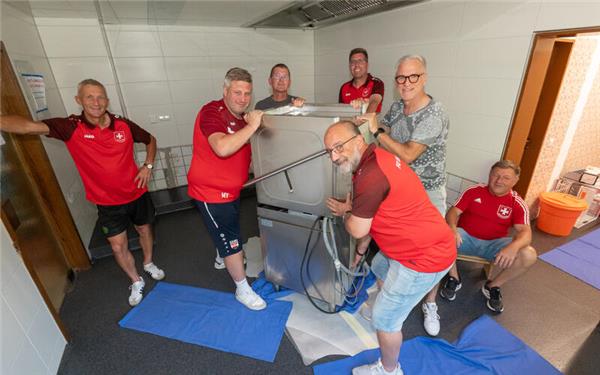 Letzte Aktionen: Die Küche der Vereinsgaststätte wurde von den ehrenamtlichen Helfer modernisiert.GB-Foto: Vecsey