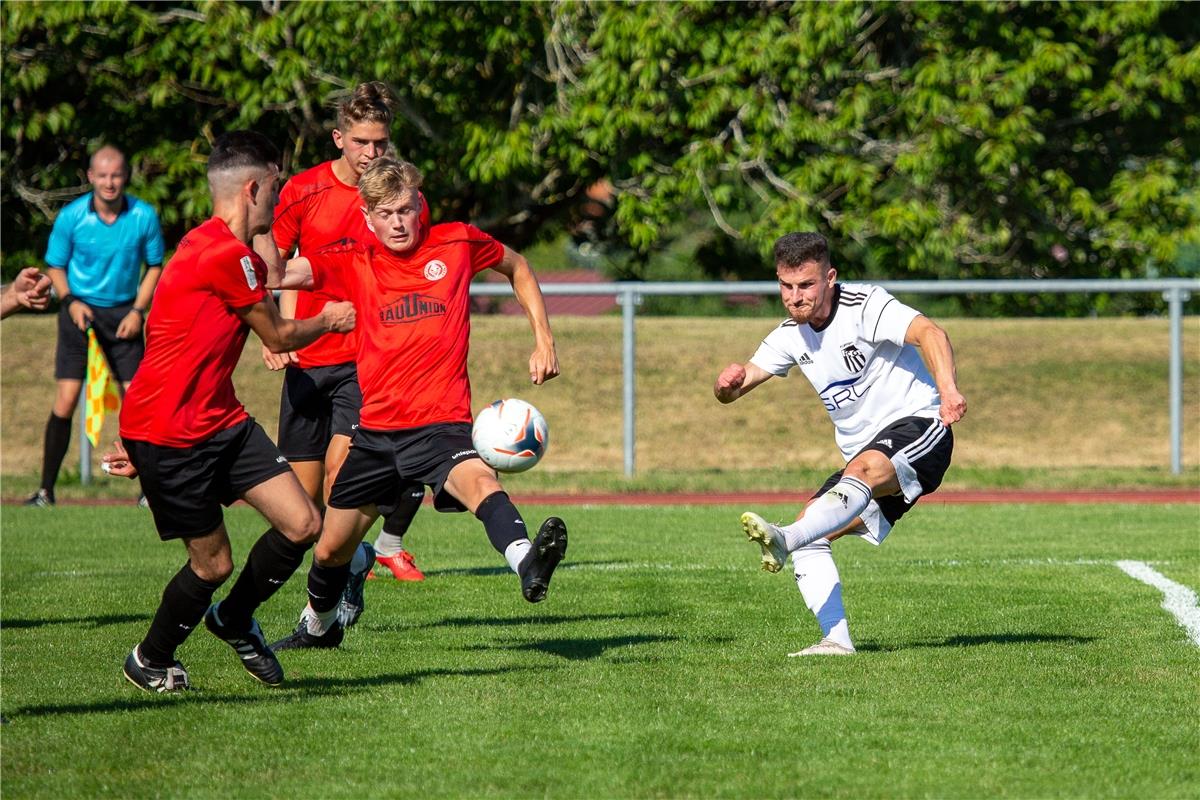 Leutrim Goxhuli (FC Gaertringen #17) (re.) Spvgg Trossingen - FC Gaertringen, Wf...