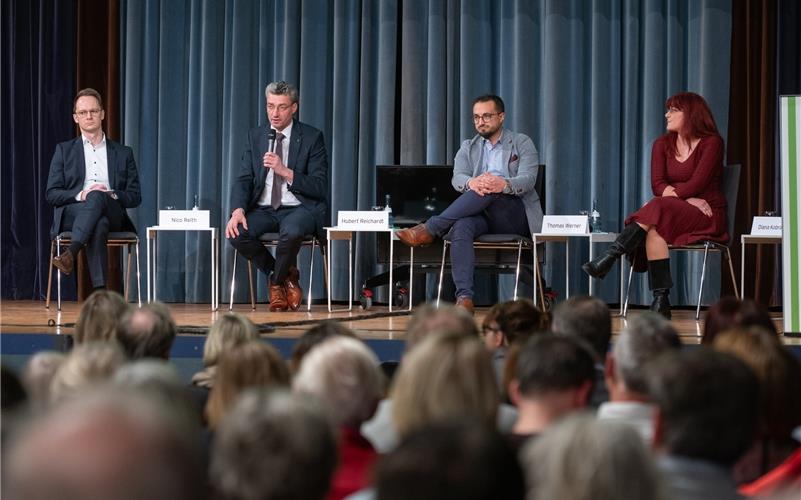 Lieferten Antworten auf allerlei Fragen (von links): Nico Reith, Hubert Reichardt, Thomas Werner und Diana Kobrow. GB-Fotos: Vecsey