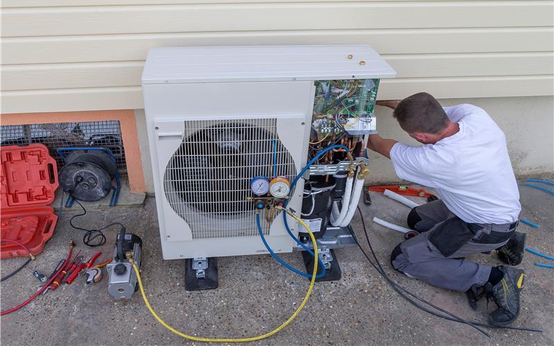 Macht eine Wärmepumpe beim eigenen Haus Sinn? Das und mehr erfahren Eigentümer im Zuge der Energiewendetagen in Herrenberg. GB-Foto: JPC-PROD– Stock Adobe