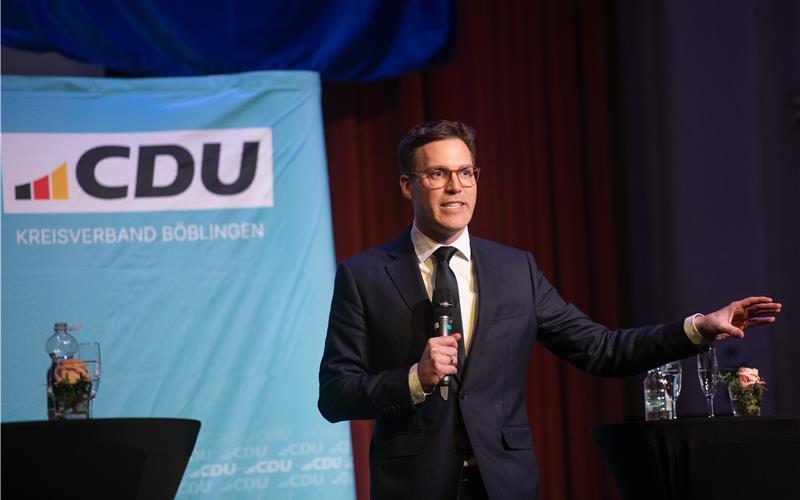 Manuel Hagel sprach als Hauptredner beim CDU-Neujahrsempfang über Wirtschaft, Bildung und Sicherheit. GB-Foto: Schmidt