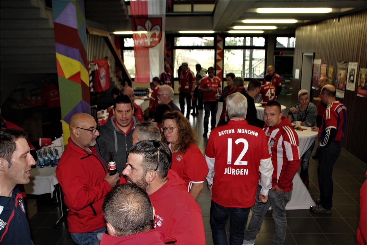 Manuel Neuer beim FC Bayern München Fanclub Gäubazis