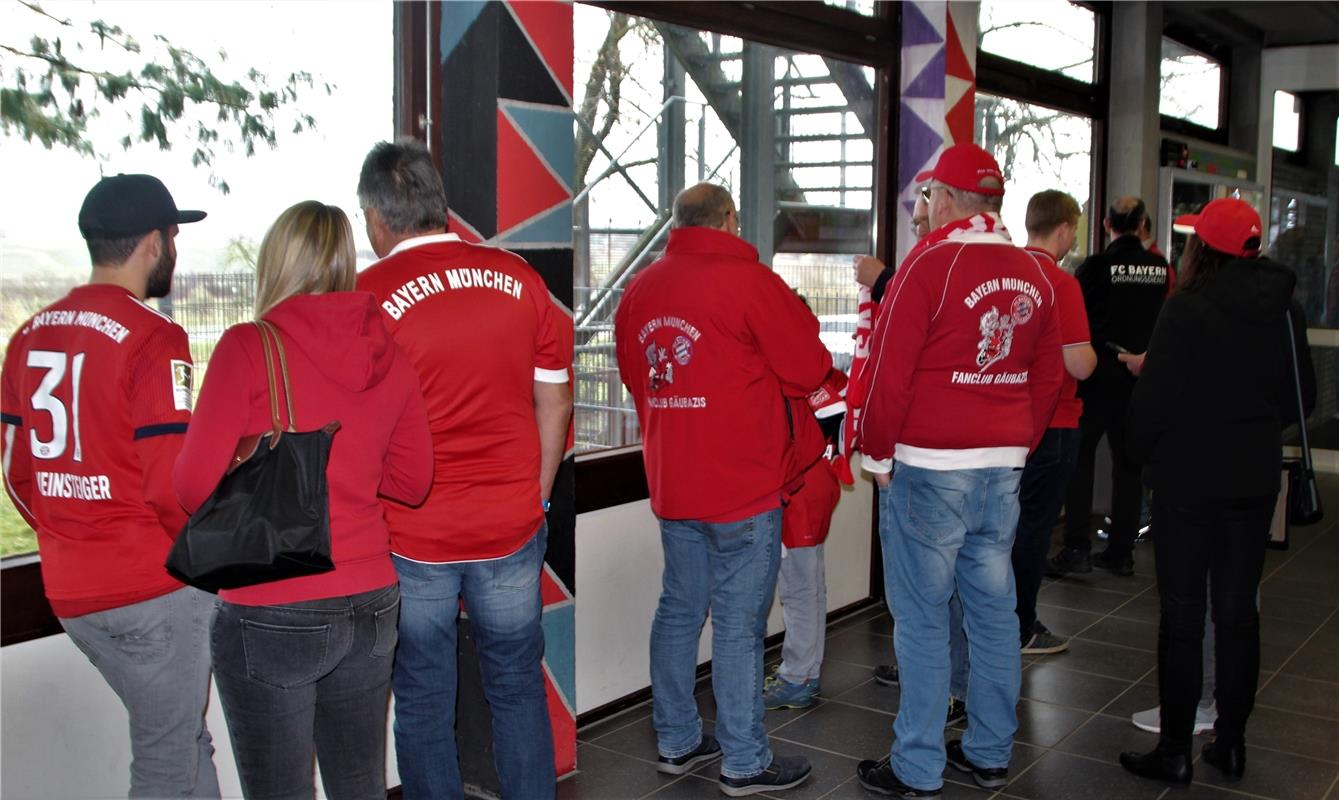 Manuel Neuer beim FC Bayern München Fanclub Gäubazis