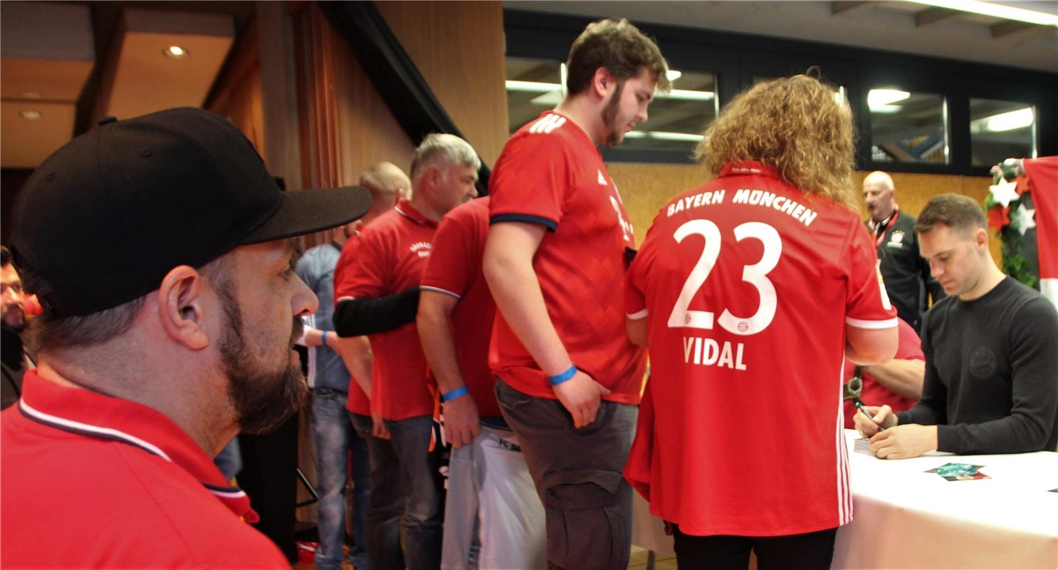 Manuel Neuer beim FC Bayern München Fanclub Gäubazis