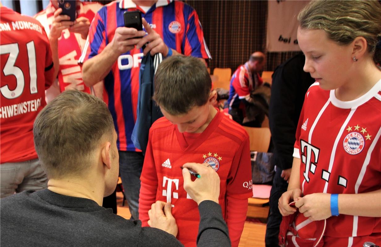 Manuel Neuer beim FC Bayern München Fanclub Gäubazis