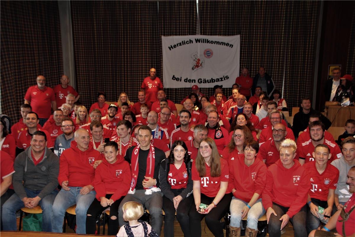 Manuel Neuer beim FC Bayern München Fanclub Gäubazis