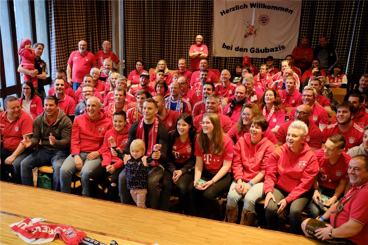 Manuel Neuer beim FC Bayern München Fanclub Gäubazis  Herrenberg Kuppingen / 1.1...