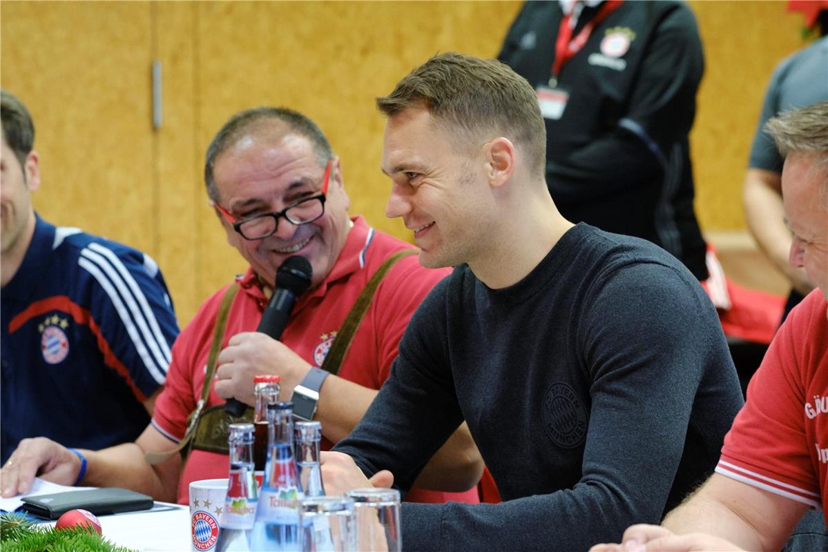 Manuel Neuer beim FC Bayern München Fanclub Gäubazis  Herrenberg Kuppingen / 1.1...