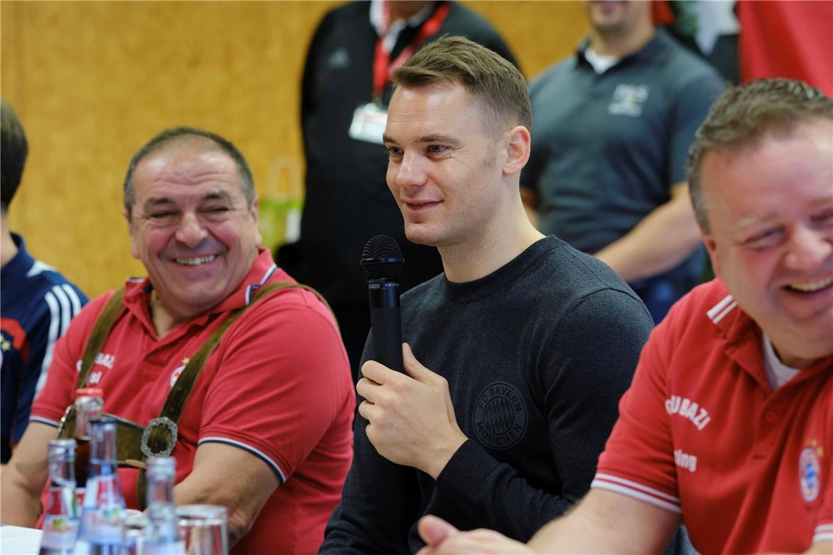 Manuel Neuer beim FC Bayern München Fanclub Gäubazis  Herrenberg Kuppingen / 1.1...