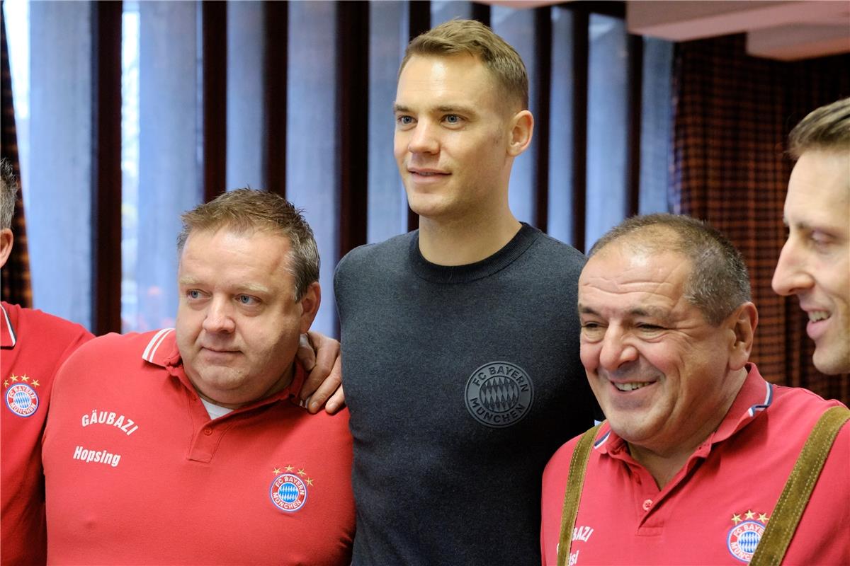 Manuel Neuer beim FC Bayern München Fanclub Gäubazis  Herrenberg Kuppingen / 1.1...