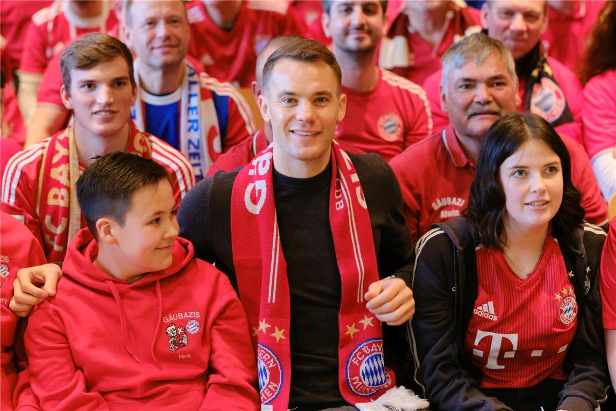 Manuel Neuer beim FC Bayern München Fanclub Gäubazis  Herrenberg Kuppingen / 1.1...