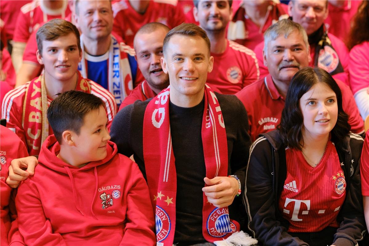 Manuel Neuer beim FC Bayern München Fanclub Gäubazis  Herrenberg Kuppingen / 1.1...