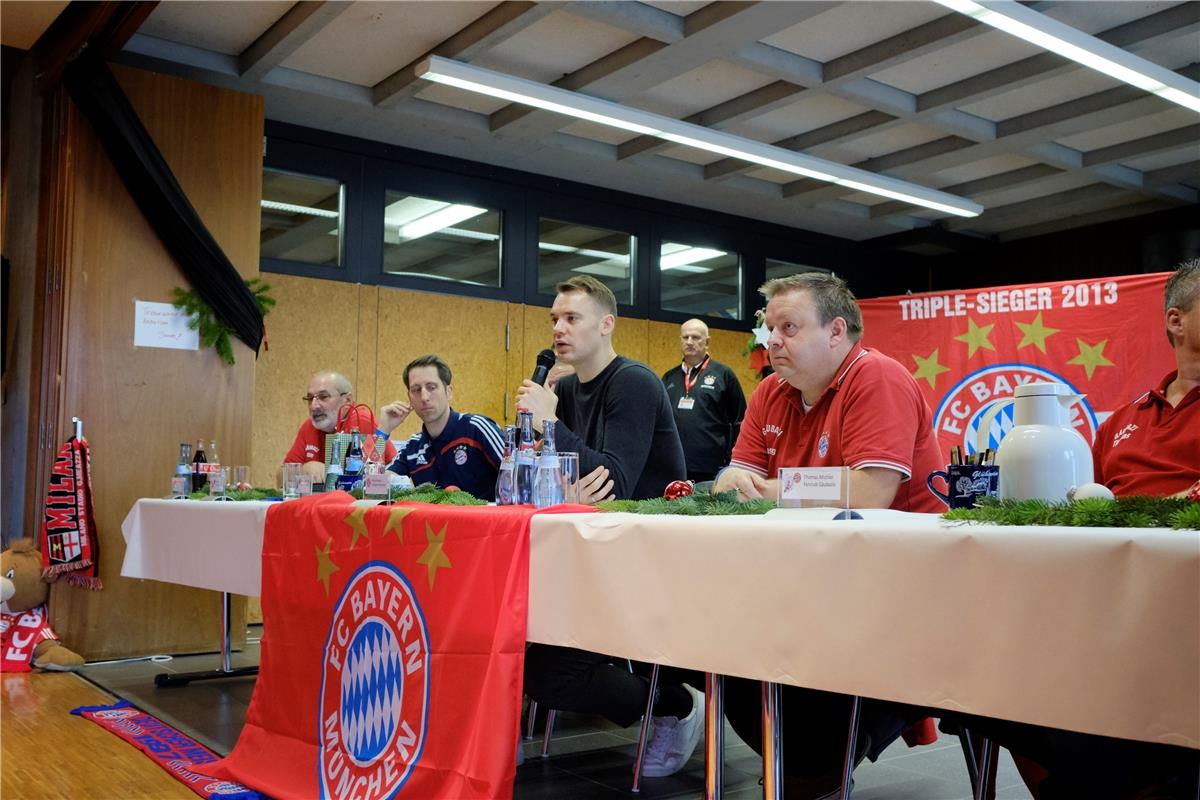 Manuel Neuer beim FC Bayern München Fanclub Gäubazis  Herrenberg Kuppingen / 1.1...