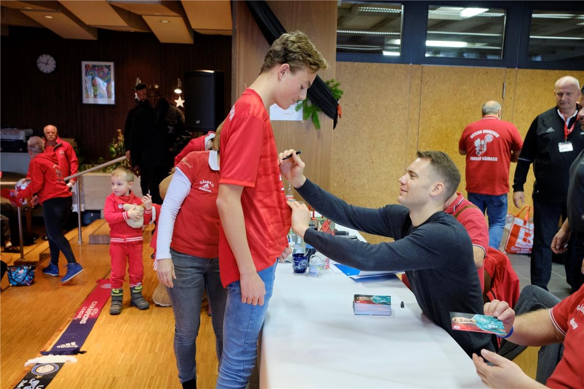 Manuel Neuer beim FC Bayern München Fanclub Gäubazis  Herrenberg Kuppingen / 1.1...