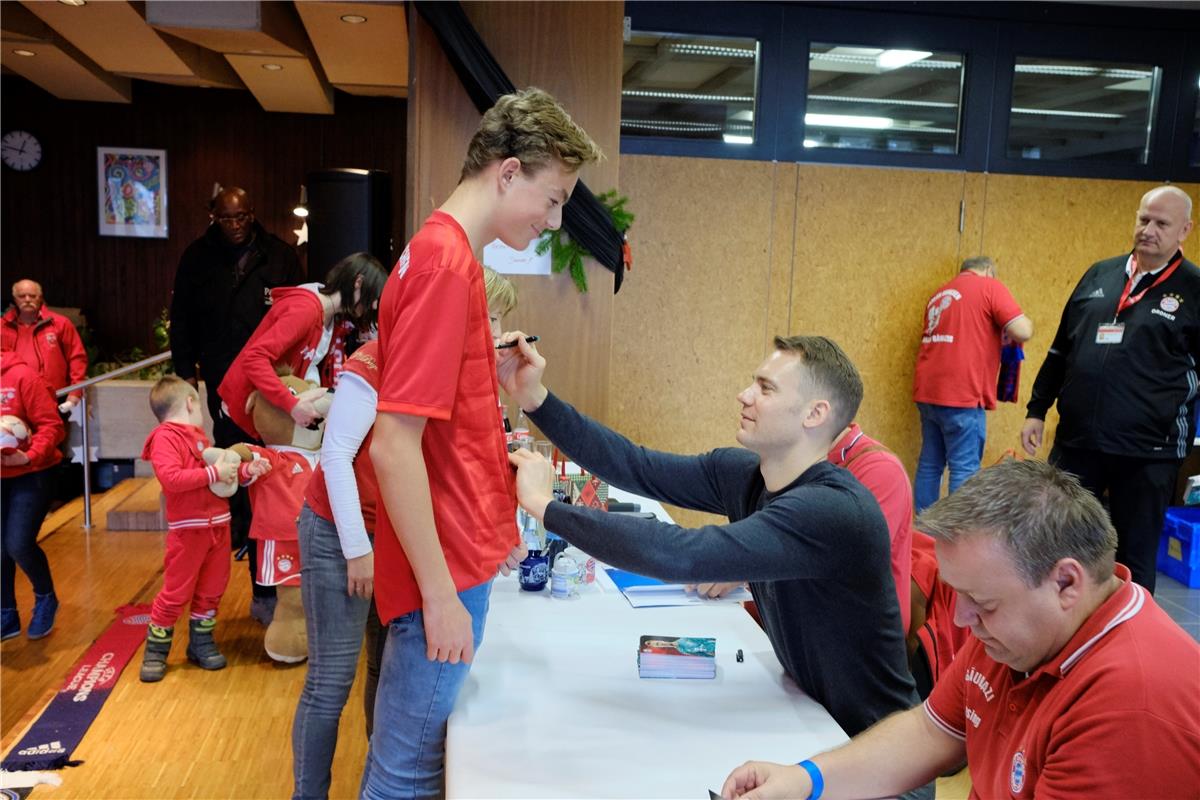 Manuel Neuer beim FC Bayern München Fanclub Gäubazis  Herrenberg Kuppingen / 1.1...