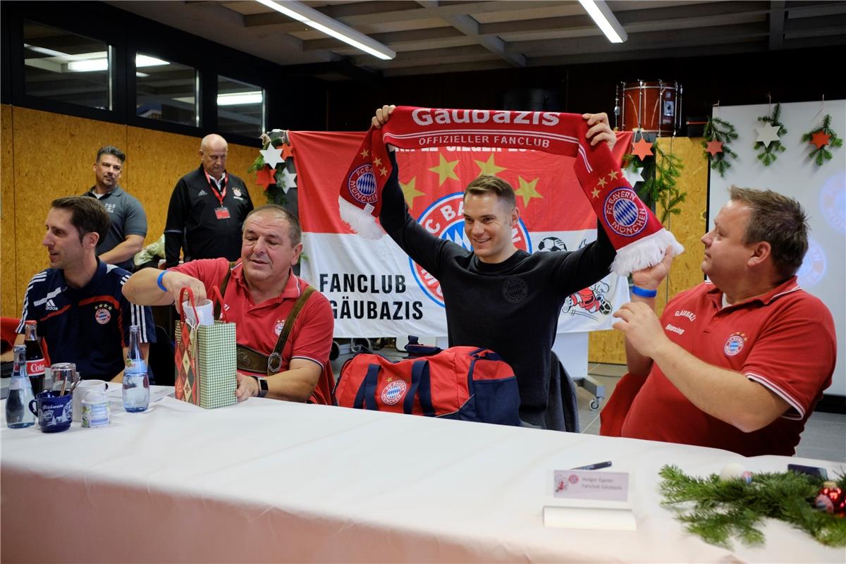 Manuel Neuer beim FC Bayern München Fanclub Gäubazis  Herrenberg Kuppingen / 1.1...