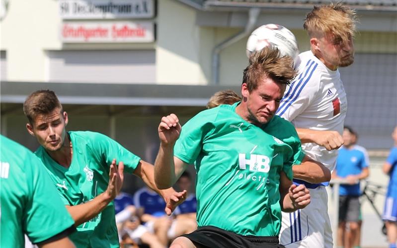 Marc Baur (links) hängt sich beim SV Deckenpfronn II für ein weiteres Jahr als Spielertrainer rein GB-Foto (Archiv): Priestersbach