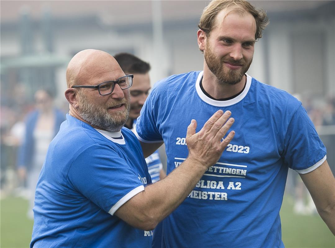 Marcus Russ jubelt - Oberjettingen feiert die Meisterschaft und den Aufstieg in ...