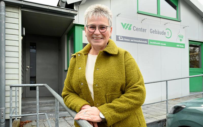 Margit Hocker wurde als langjährige Mitarbeiterin beim VfL Herrenberg in den Ruhestand verabschiedet. GB-Foto: Holom