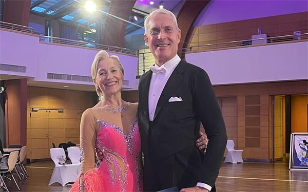 Marion und Wolfgang Müller freuen sich über den Aufstieg in die A-Klasse. GB-Foto: gb