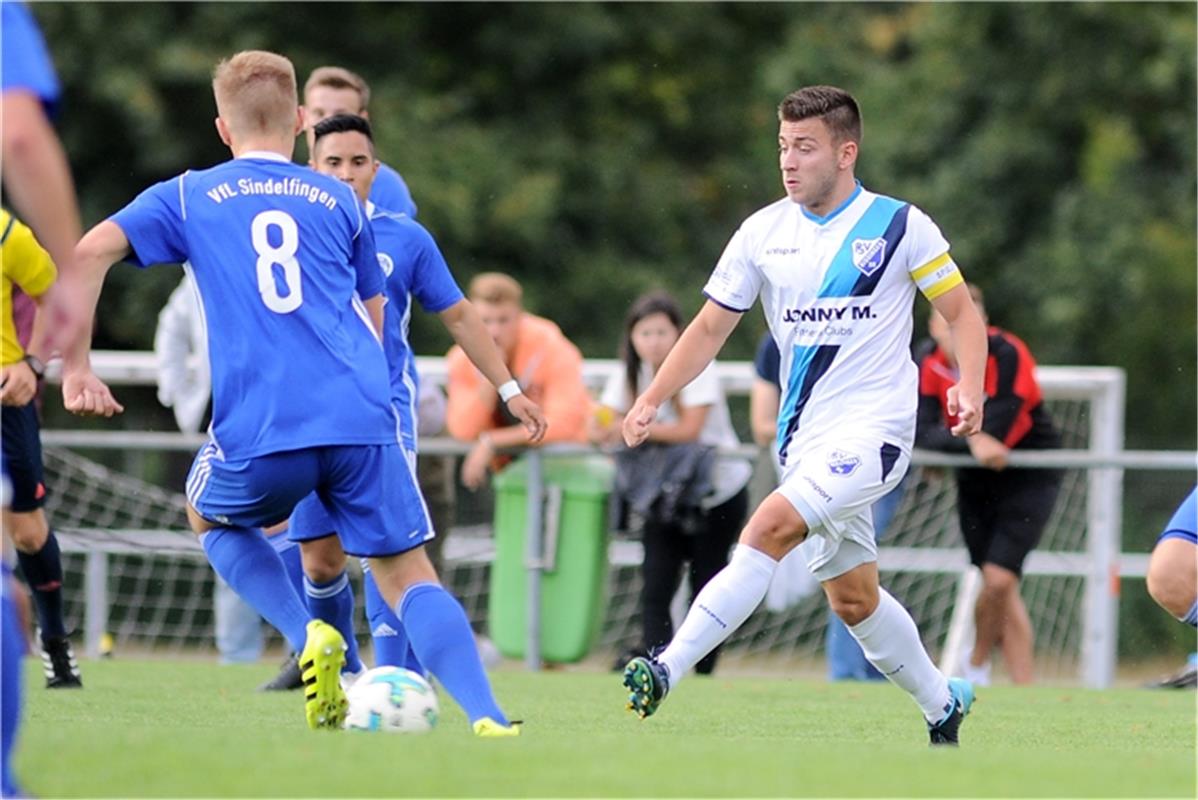 Marius Kunde (FSV 08 Bissingen #16) gegen Florian Feigl (VfL Sindelfingen #8)  F...