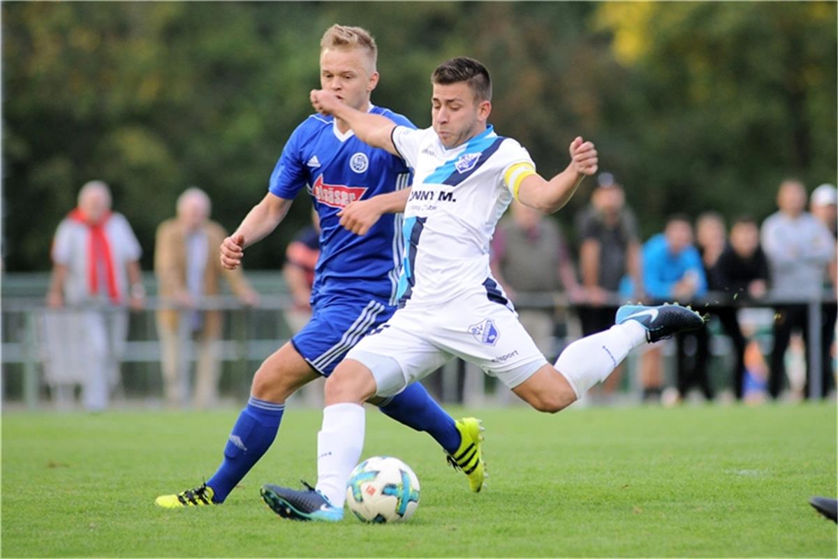 Marius Kunde (FSV 08 Bissingen #16) gegen Florian Feigl (VfL Sindelfingen #8)  F...