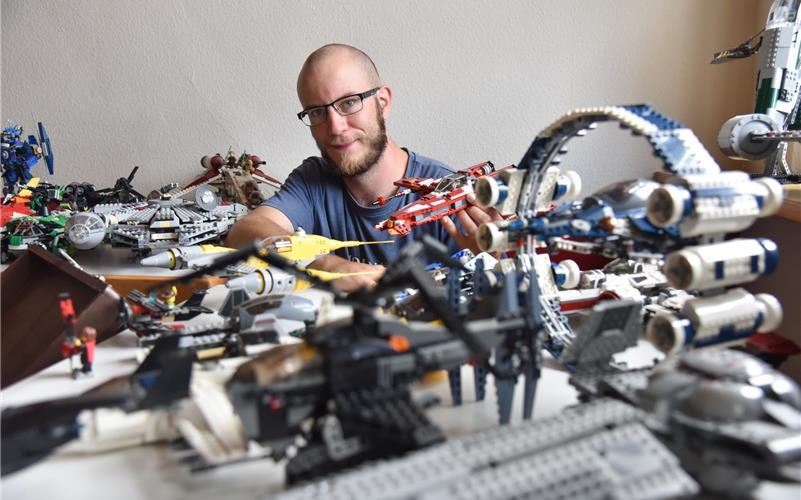 Markus Kölpin nimmt leidenschaftlich gerne Legosteine in die Hand und formt daraus auch Eigenkreationen GB-Fotos: Vecsey