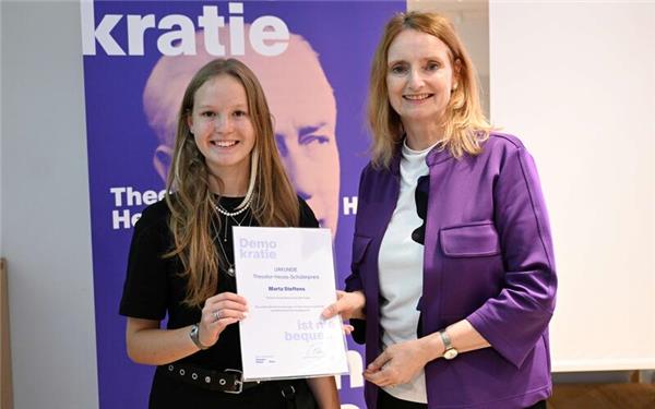 Marta Steffens und Isabel Fezer, Vorstandsvorsitzende der Stiftung Bundespräsident-Theodor-Heuss-Haus. GB-Foto: Theodor-Heuss-Haus/Franziska Kraufmann