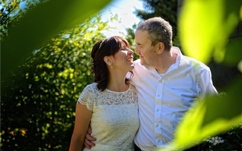 Martina Lessel und Oliver Bürner haben kürzlich geheiratet – im Hospiz.GB-Foto: Jan Walter/Fotodesign Boveda
